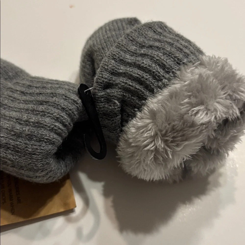 Northeast Outfitters Cozy Cabin Youth Dino Mittens in Gray
